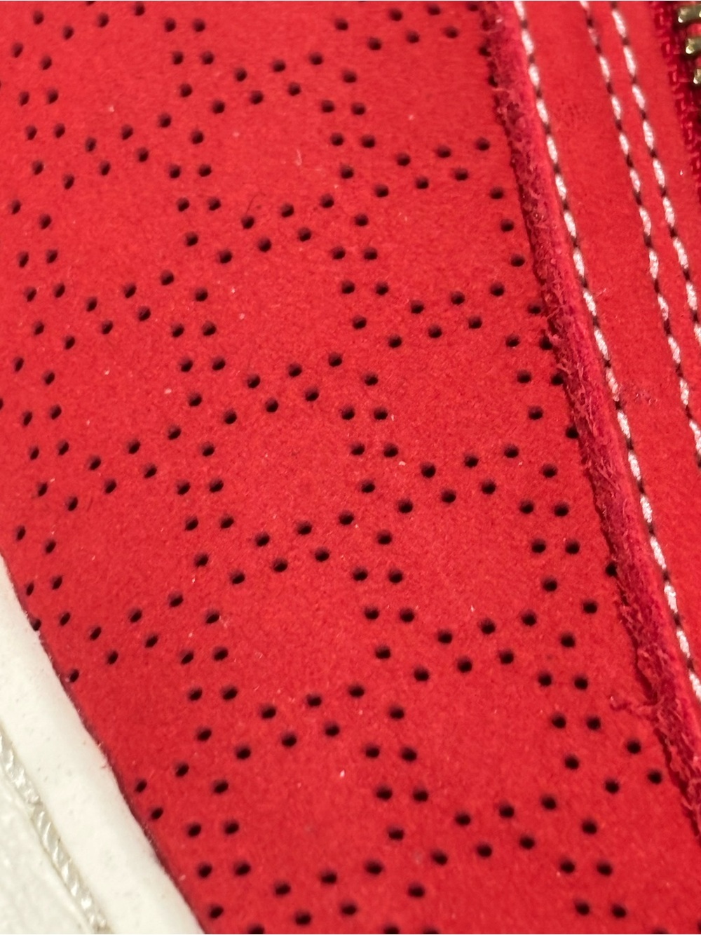 New without tags Clark’s Red Side Zip Tennis Shoes, Size 8 - Picture 3 of 7